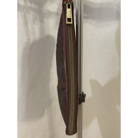 Travelon Anti-Theft RFID Burgundy Wristlet 7.5" x 10" - Picture 6 of 6